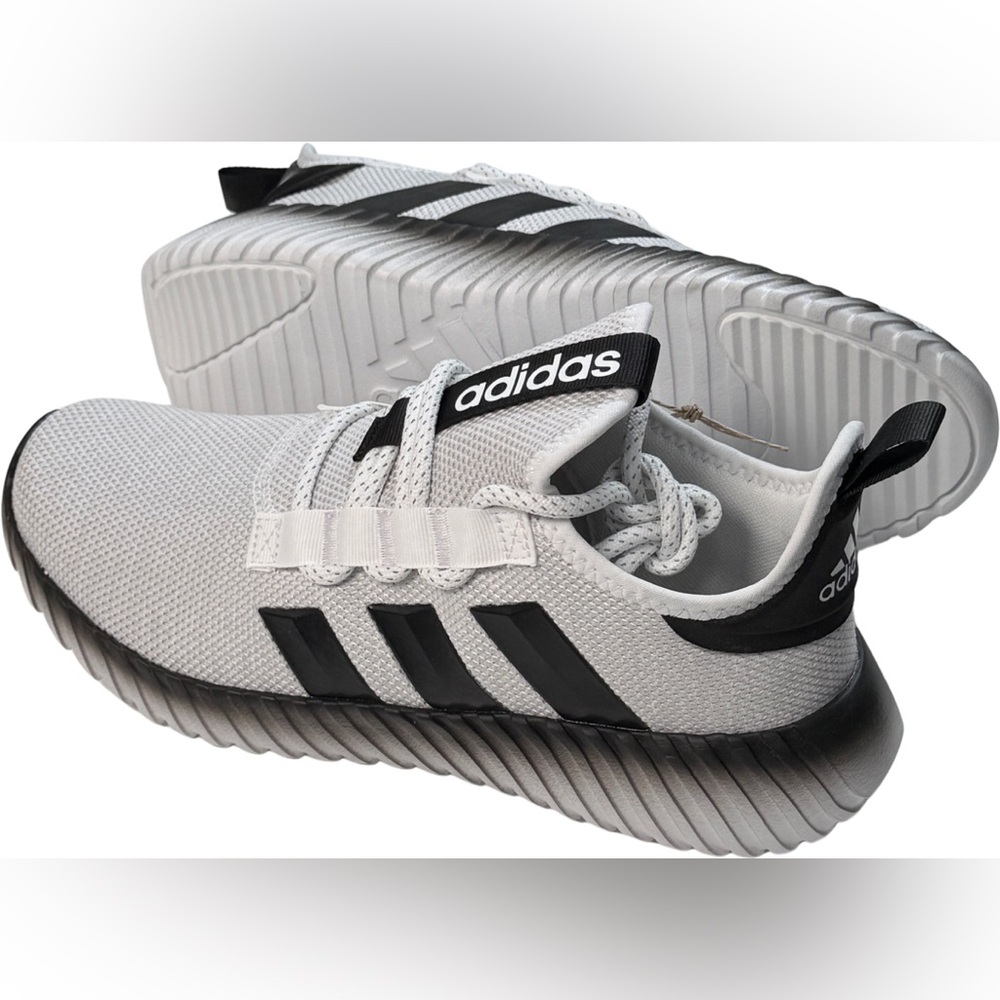 NIB Adidas Kaptir 3.0 WMNS Cloud White / Grey One
Size 8.5 women’s